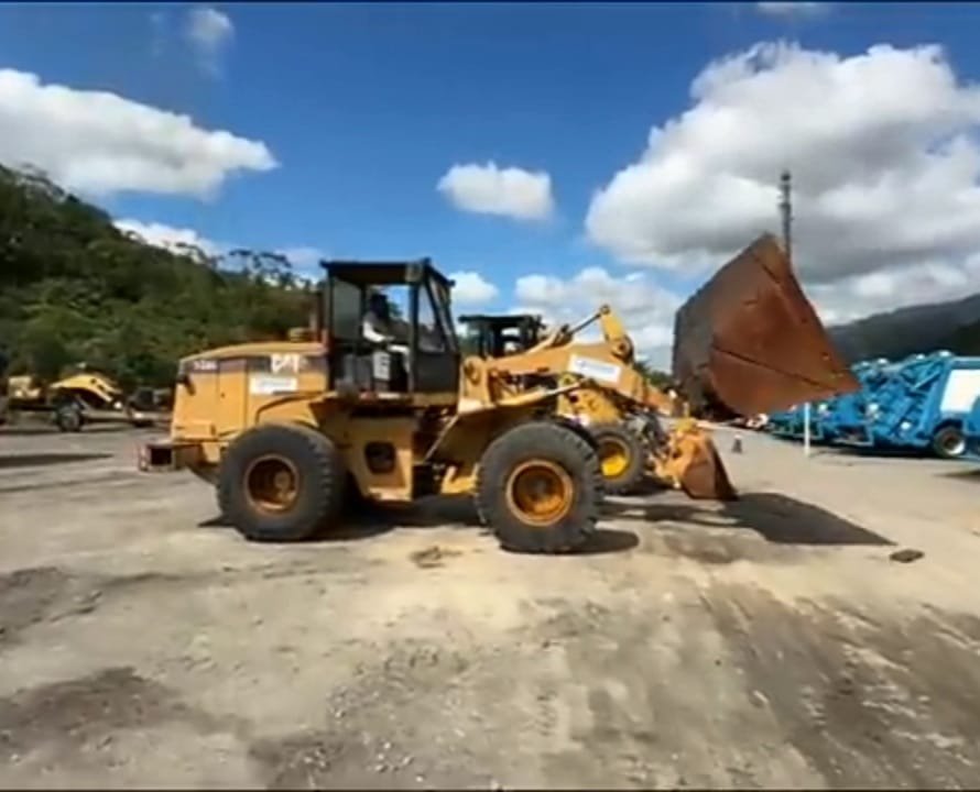 PA CARREGADEIRA CATERPILLAR 938 